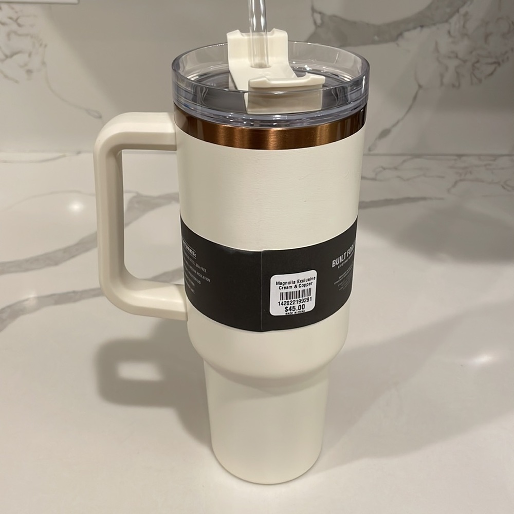 Stanley - MAGNOLIA CREAM + COPPER - 40 oz Adventure Quencher Travel Tumbler- NWT - Picture 2 of 8